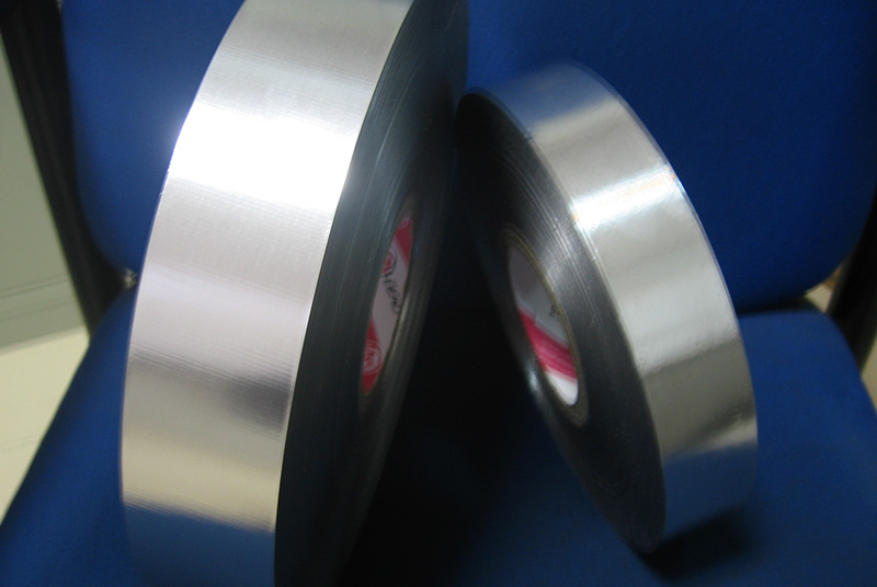 Lining-free aluminum foil tape