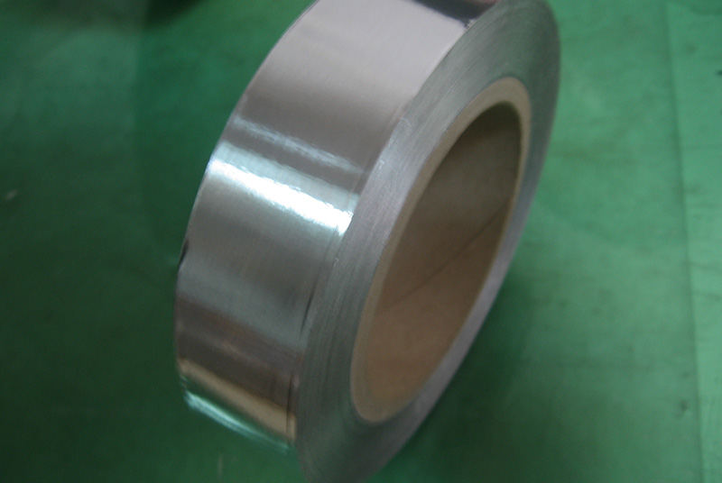 Lining-free aluminum foil tape
